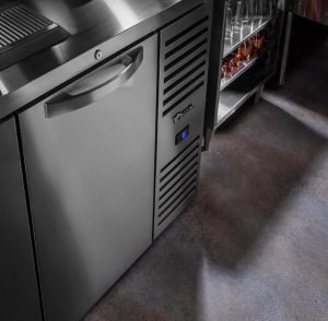 venta de neveras y refrigeradores verticales industriales en acero inoxidable tipo armario de 1, 2 ó 3 puertas altas para restaurantes, hoteles, cocinas industriales, panaderias, pizzerias y mucho mas equipos de refrigeracion en bogotá colombia